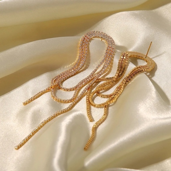 18K Gold Plated Glaring Zirconia Long Tassel Earrings - Picture 6 of 8